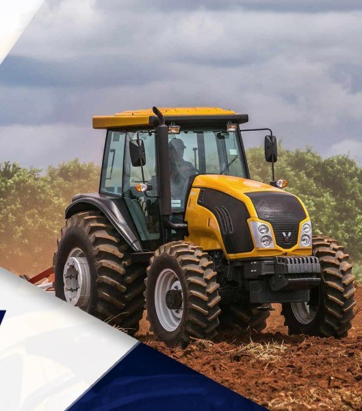 Tractor Valtra operando